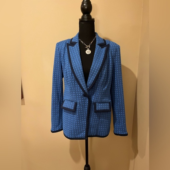 Cabi Scholarship Blazer in navy & blue check stretch Textured Blazer, size small - Picture 5 of 10